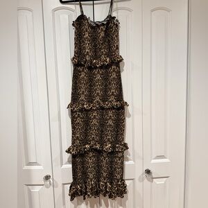 Bebe ditsy cheetah smocked Print Ruffle Maxi Dress size medium